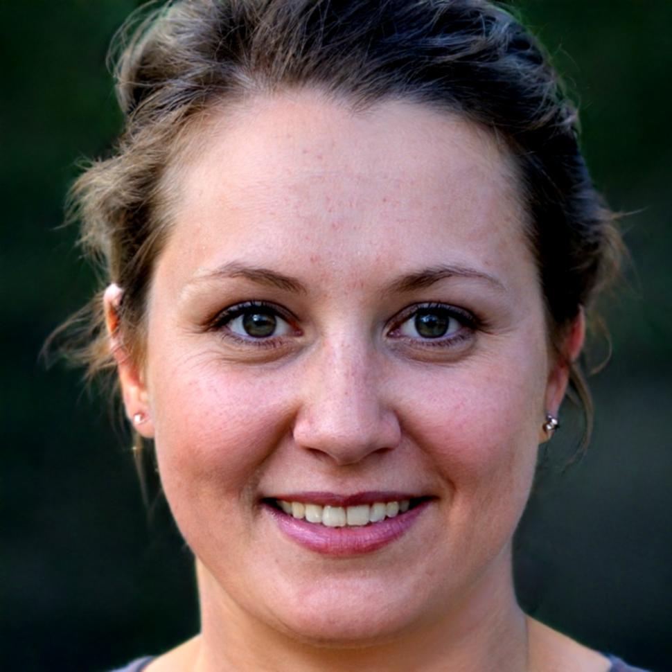 Портрет Айжан Тұрсынбековой, банковского аналитика